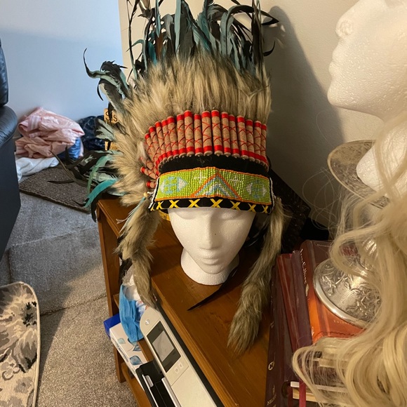 Handmade “real” Indian headdress great for costume or pow wow - Picture 2 of 10